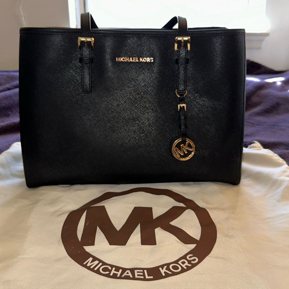 Michael Kors authentic black leather Jet Set Tote  Large bag, gold hardware